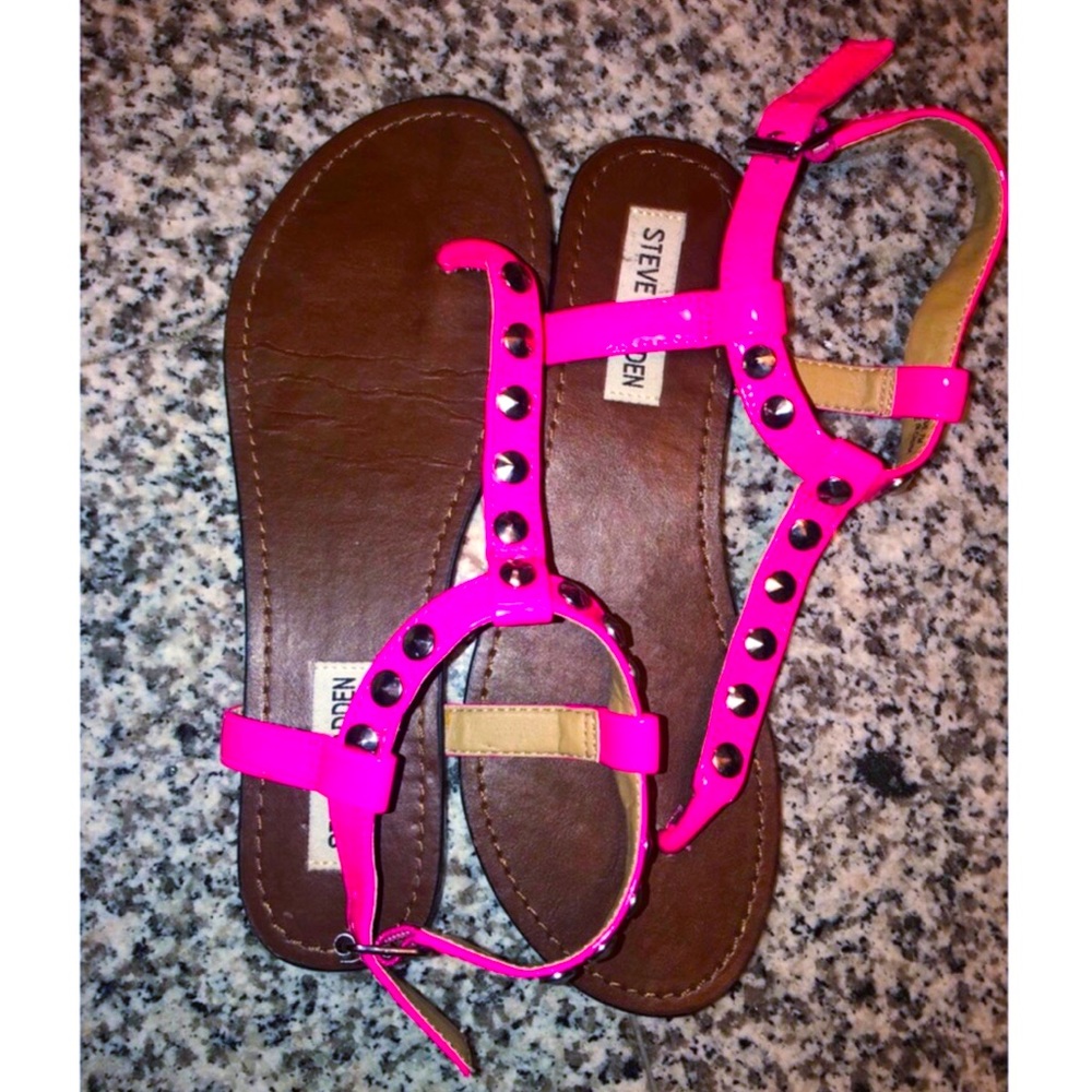 *NEW* Pink Learher Stufded Steve Madden Sandals